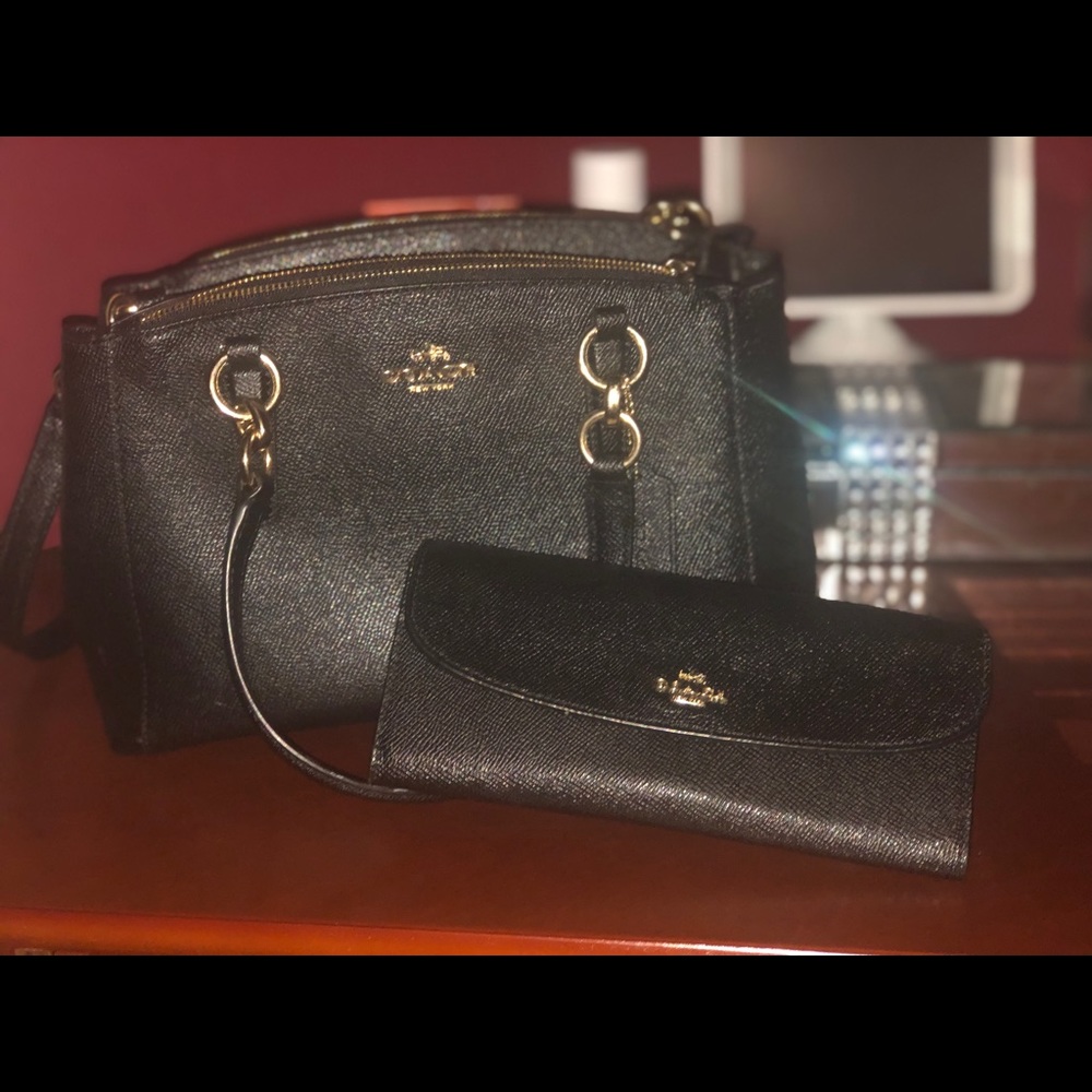 Black coach purse and wallet set